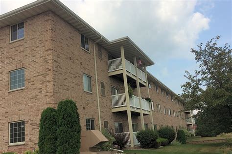 Havenwood Lake - 2520 Witzel Ave | Oshkosh, WI Apartments for Rent | Rent.