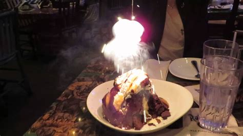 rainforest cafe lava cake volcano cake nothing like a sparkler in your ...