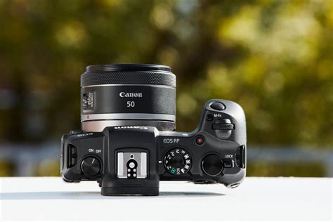 Canon RF 50mm F1.8 STM Review - GearOpen.com