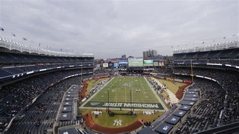 Pinstripe Bowl Experience | New York Yankees