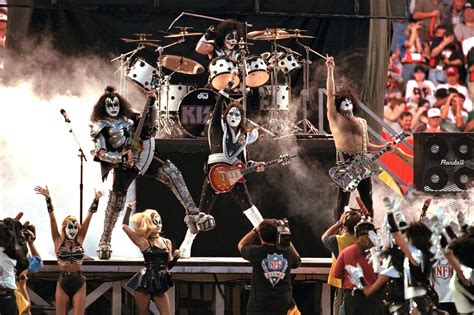 28 Of The Most Iconic Performances In Super Bowl History