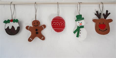 DIY PERSONALISED FELT CHRISTMAS TREE DECORATIONS TUTORIAL — Dot n Cross ...