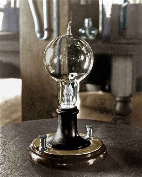 Posterazzi: EdisonS Light Bulb 1879 Na Replica Of The First Successful Incandescent Lamp ...