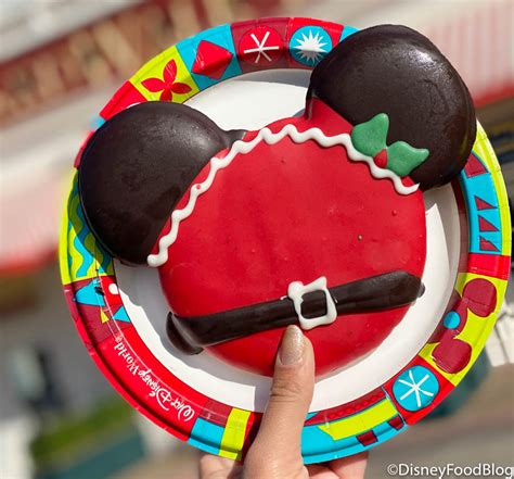 Mickey Santa Sugar Cookie | the disney food blog