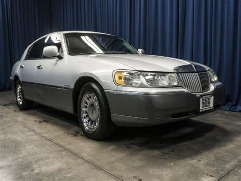 2002 Lincoln Town Car Cartier Cartier 4dr Sedan for Sale in Edgewood ...