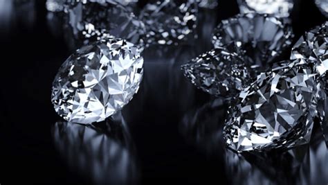 April Birthstone - Quick Guide to Diamonds | Joseph's Jewelry