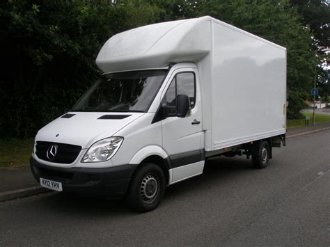 Luton van hire Birmingham (with tail-lift) - Elmport Van Rentals