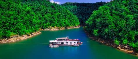 Lake Cumberland Houseboat Rentals and Vacation Information