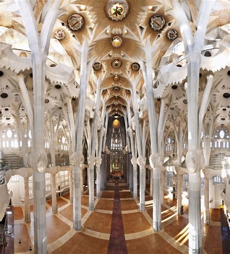 Interior | Basílica de la Sagrada Família | Monuments & Buildings | Pinterest | Sagrada família ...