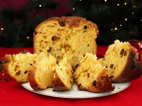 Premium Photo | Panettone italian christmas cake