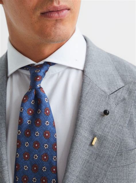 6 Classic Suit Accessories That Will Upgrade Your Tailored Looks