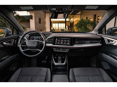 2024 Audi Q4 e-tron: 28 Interior Photos | U.S. News