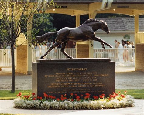 Secretariat Statue at Belmont Park – The Tony Leonard Collection