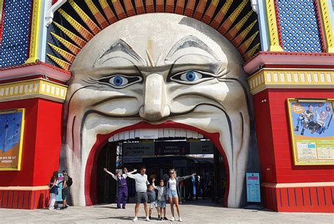 Luna Park, Melbourne | Amusement Park St Kilda Beach - Mum's Little ...