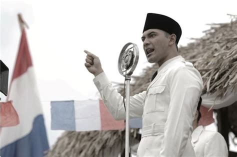 Watch Indonesia's First President In SOEKARNO Trailer