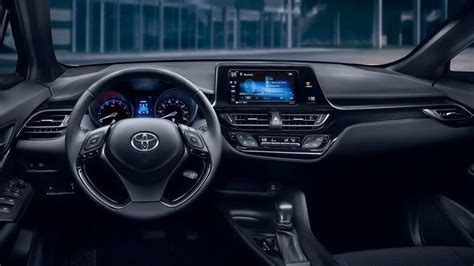 2019 Toyota C-HR vs 2019 Mazda CX-3 | Chicago, IL Toyota Dealer