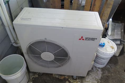 Mitsubishi Electric Split System AC Unit, Includes Head. - Oahu Auctions