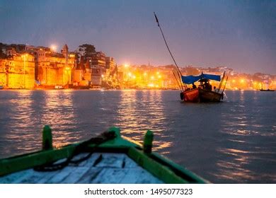 Kashi Ghat Photos, Images and Pictures