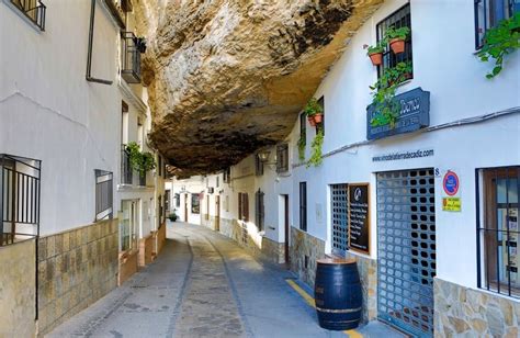 Setenil de las Bodegas – The Spanish Town Built Under a Rock | LN GenZ