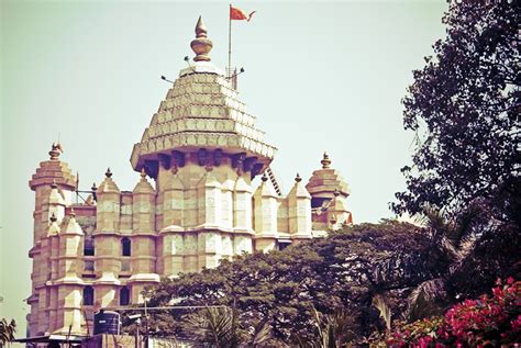 Know it all about Siddhivinayak Temple >> http://www.traveldglobe.com ...