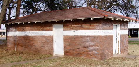 Clay County Courthouse Outbuilding (Henrietta, Texas) | Flickr