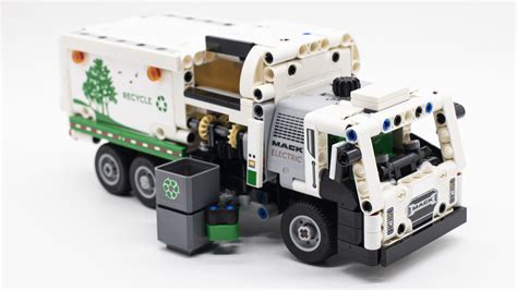 LEGO Technic 42167 Mack LR Electric Garbage Truck review