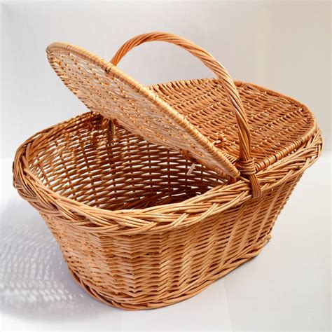 Traditional Woven Wicker Willow Picnic Basket with Handle Lid