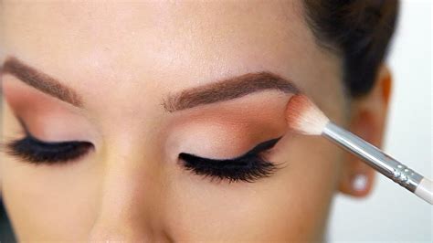 10 Life-Changing Ways to Apply Eye Shadow Correctly - Biotyful.net