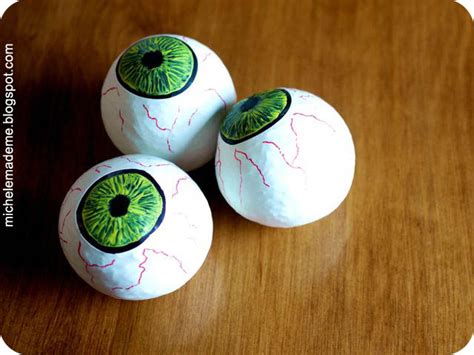 Halloween Juggling Eyeballs - Michele Made Me