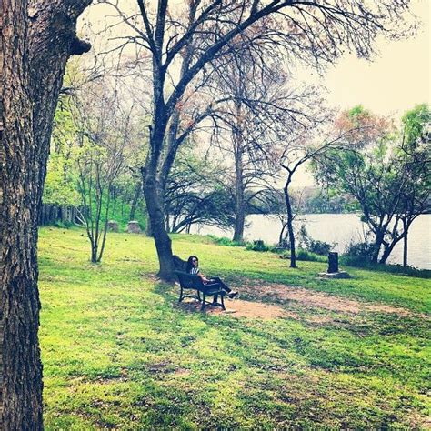 Ladybird Lake Hike & Bike Trail (Rainey St.) Lady Bird Lake, Natural Scenery, Bike Trails ...