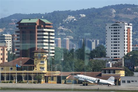 File:Guatemala City Buildings.JPG - Wikimedia Commons