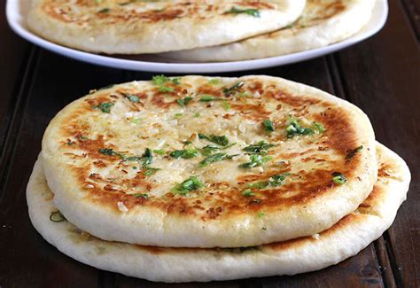 GARLIC CHEESE NAAN - Cook with Kushi