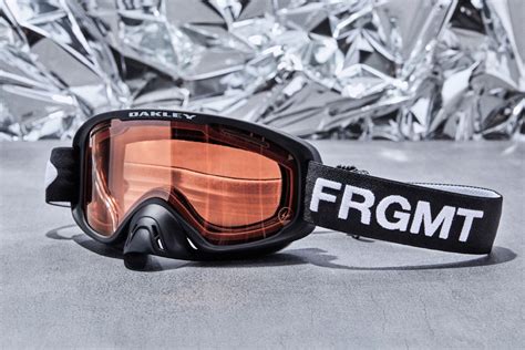 Oakley Airwave HUD GPS Enabled Snow Goggles | HYPEBEAST