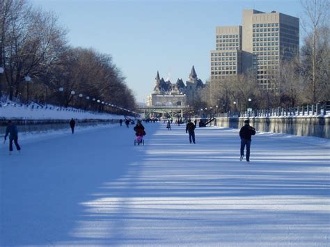 File:Rideau Canal in winter.jpg - Wikipedia