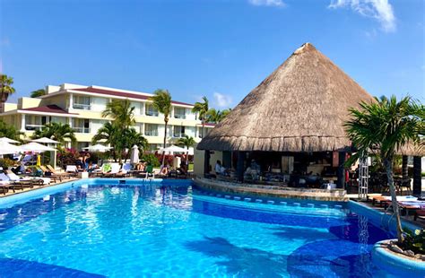 The Cancun Moon Palace All Inclusive Resort in Mexico: Our Honest Review Plus Pictures!