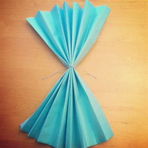 Tutorial- How To Make DIY Giant Tissue Paper Flowers - Hello Creative Family