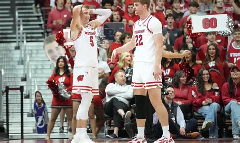 Wisconsin Basketball: Badgers continue to plummet in national rankings