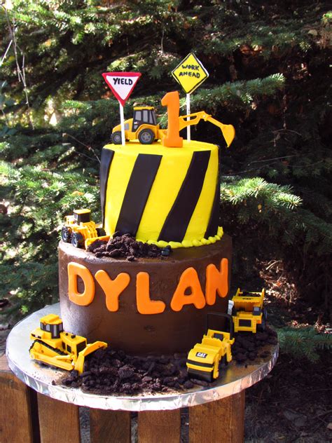 Digger Construction Birthday Cake! | Construction birthday cake, Boy ...