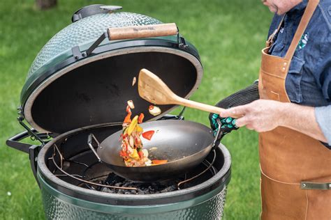 Wok Cooking 101 - Big Green Egg