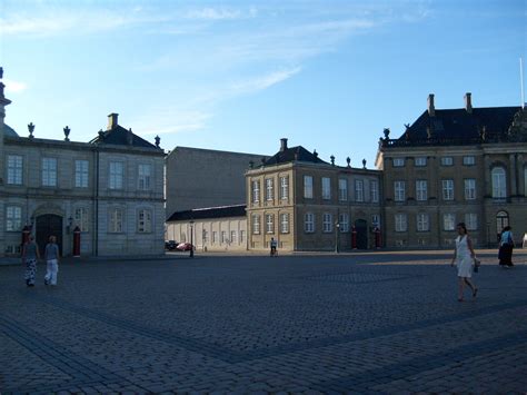 Amalienborg Palace - Denmark - Castles Wallpaper (1915005) - Fanpop