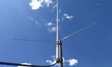 Monopole Antenna: Design, Working, and Types | Antenna Experts