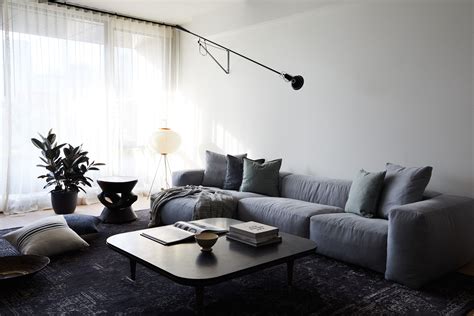 20 Best Minimalist Living Rooms for Streamlined Design