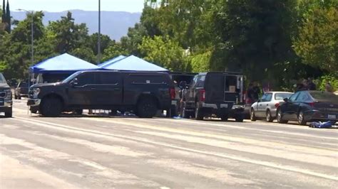 SWAT, explosives experts respond to Reseda neighborhood – NBC Los Angeles