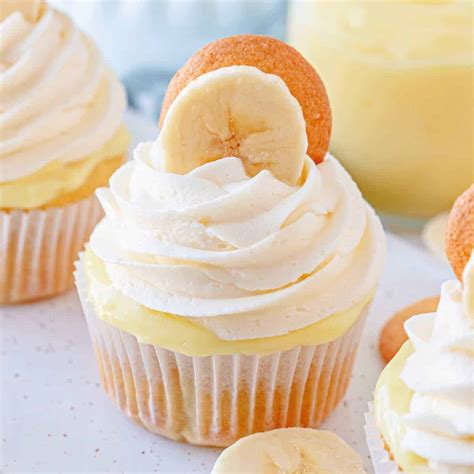 BANANA PUDDING CUPCAKES | The Country Cook