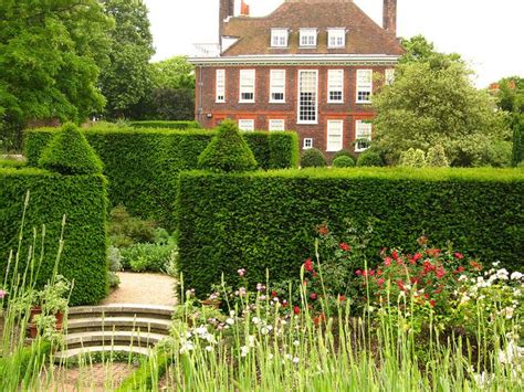 Fenton House Garden, Hampstead London | Fenton house, English houses ...