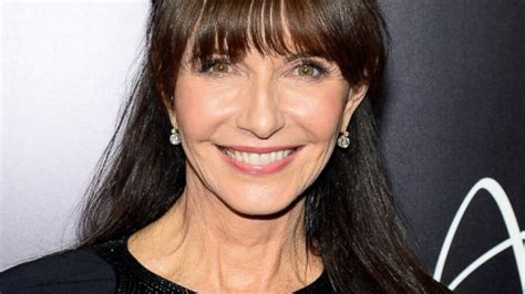 Oscar Winning Actress Mary Steenburgen Takes Up Accordion at 60 - ABC News