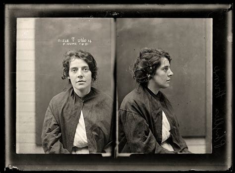 Mug Shots Women 1920s-32 - Flashbak