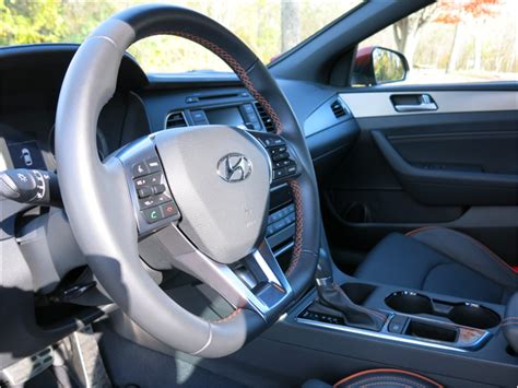 2015 Hyundai Sonata: 143 Interior Photos | U.S. News