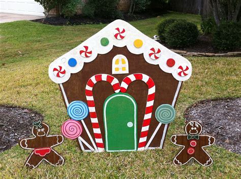 Outdoor Gingerbread House Christmas Decorations | The Cake Boutique