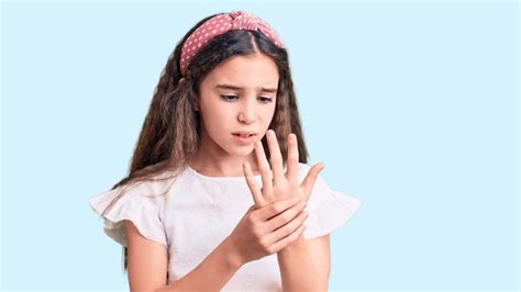 Juvenile Arthritis: Spotting the Early Signs of Juvenile Arthritis - News18